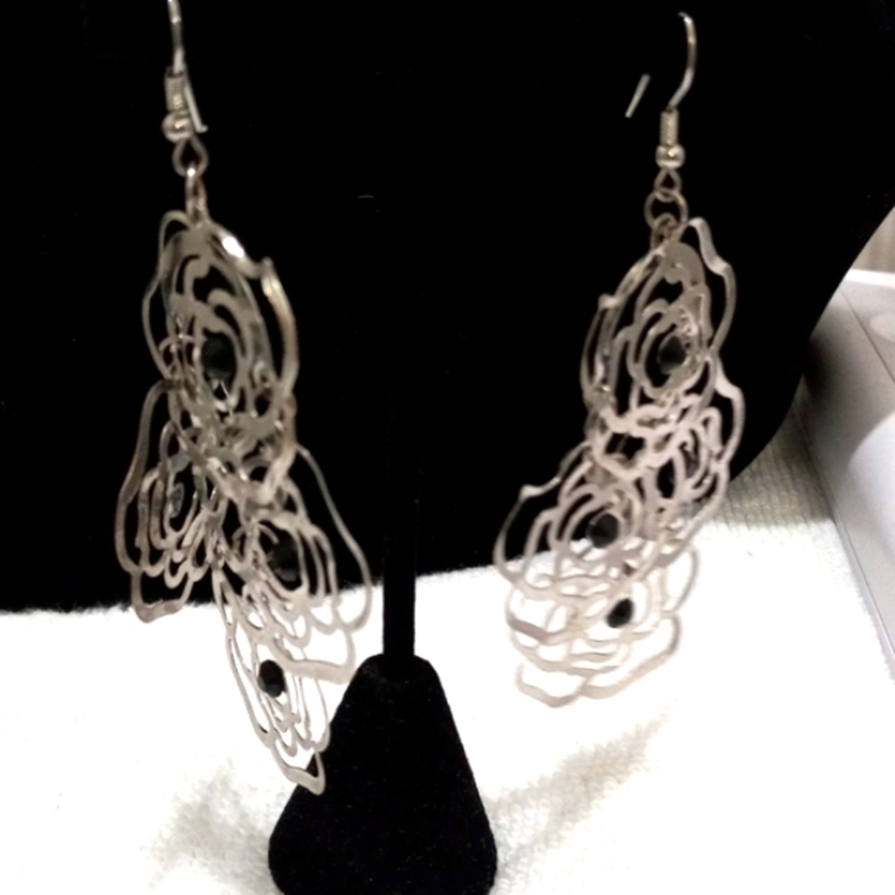 Silver Tone Cut Flower With Black Bead in Middle Pierced Ears 3.5" Boho